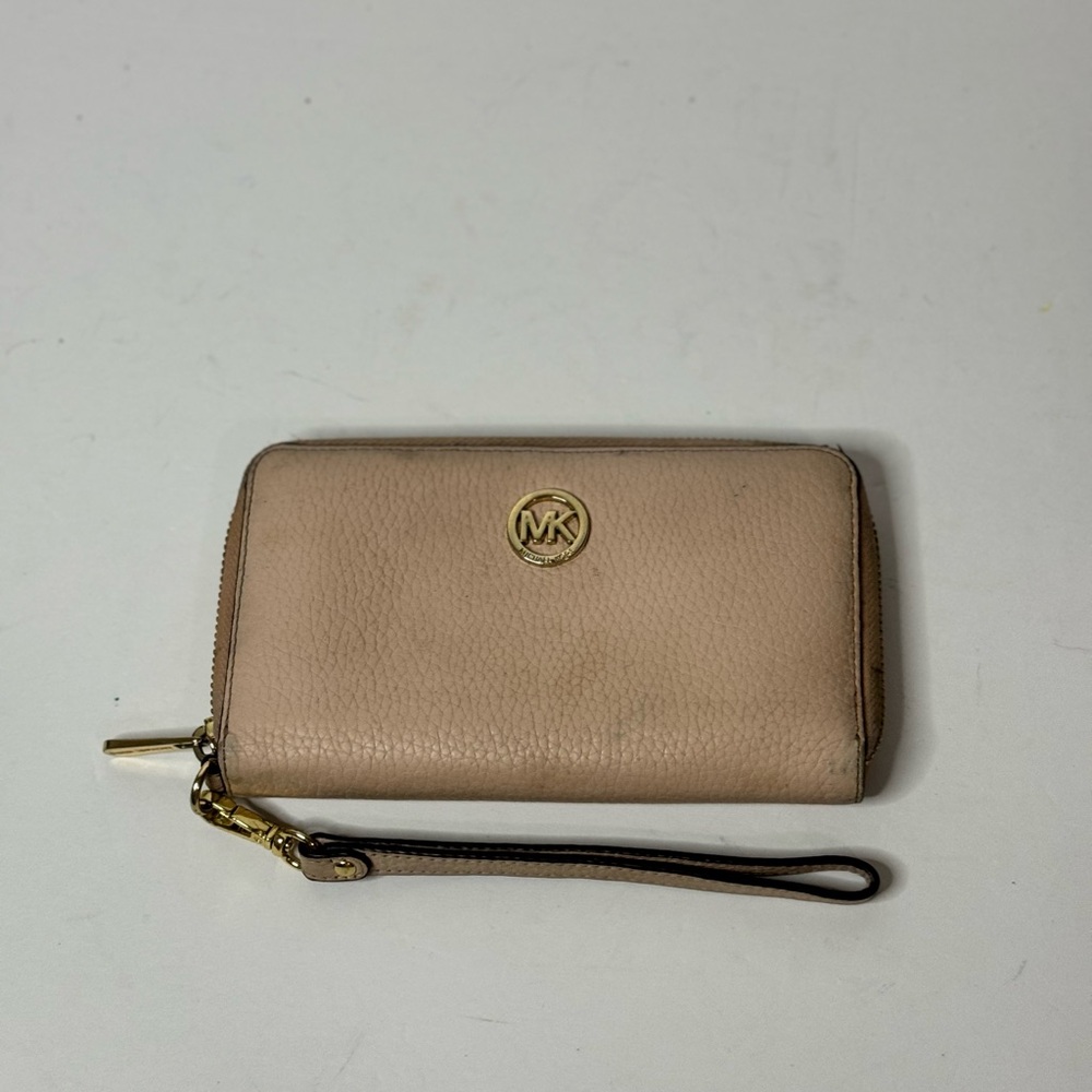 Michael Kors Fulton Large Multi Function Leather … - image 1